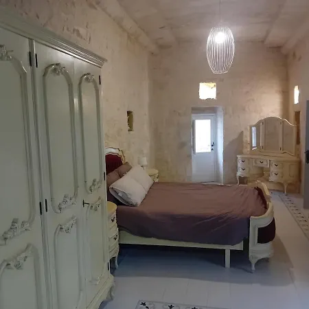 Semesterbostad 4 Bedroom House With Swimming Pool