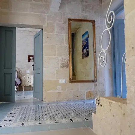 4 Bedroom House With Swimming Pool Siggiewi