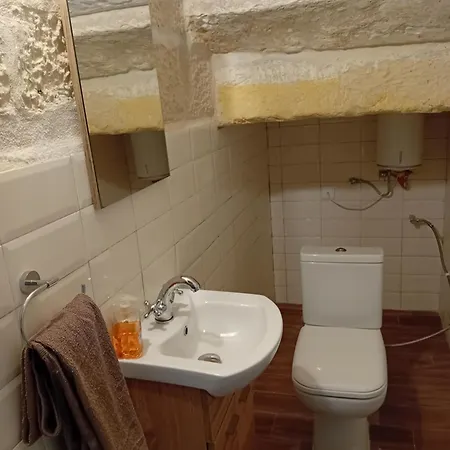 Semesterbostad 4 Bedroom House With Swimming Pool