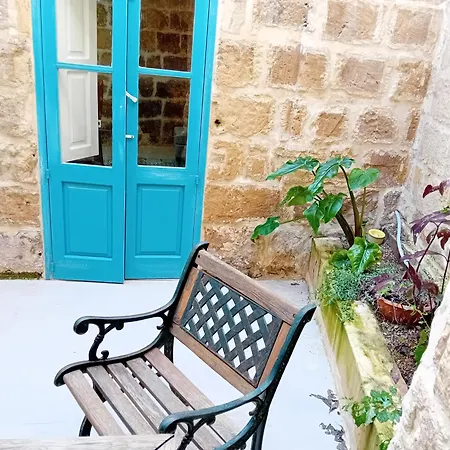 Vakantiehuis 4 Bedroom House With Swimming Pool *