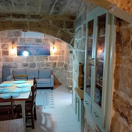 4 Bedroom House With Swimming Pool