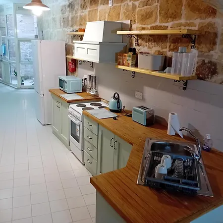 Vakantiehuis 4 Bedroom House With Swimming Pool *
