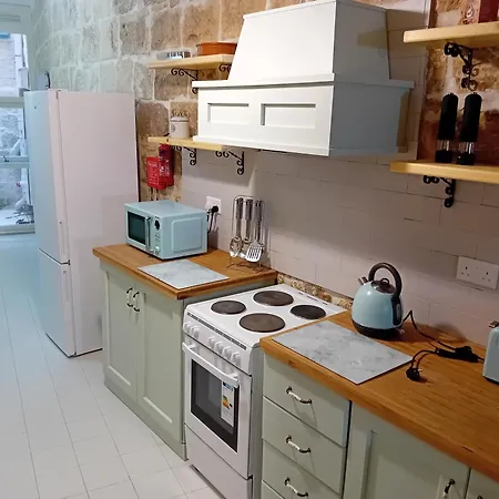 Semesterbostad 4 Bedroom House With Swimming Pool