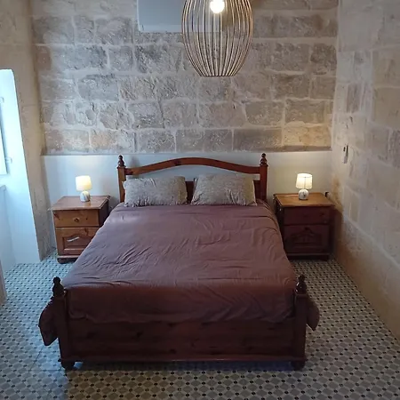 4 Bedroom House With Swimming Pool Siggiewi