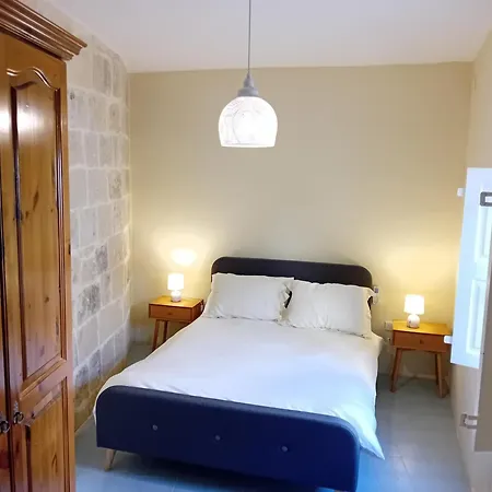 4 Bedroom House With Swimming Pool Vakantiehuis *